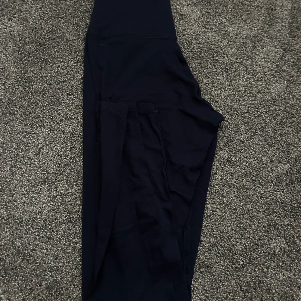 Navy High-Waisted Cross Over Leggings